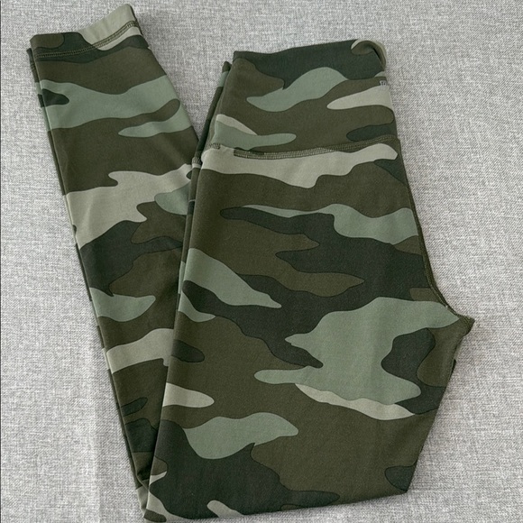 PINK Victoria's Secret Olive Camouflage Leggings - Picture 12 of 12